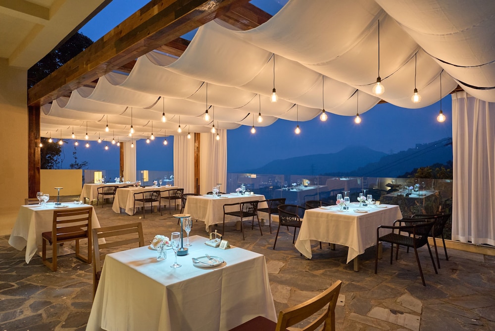 Miyue Shenzhen Tianlu Secret Wild Wizard Holiday Hotel