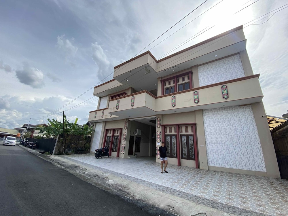 Hotel O near Universitas Palangka Raya