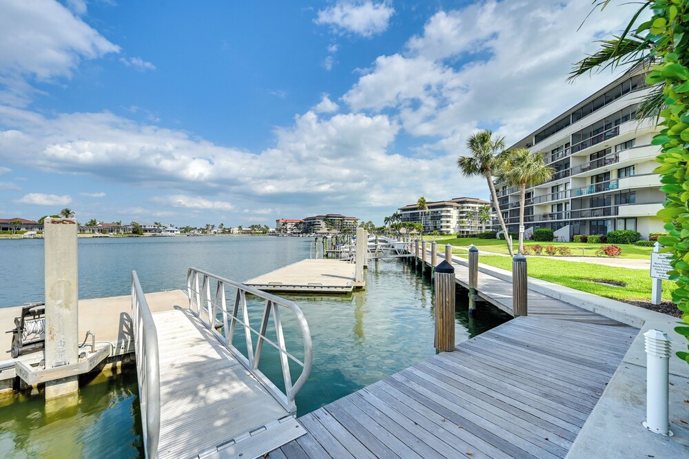 Sunset View & On Beach: Marco Island Condo