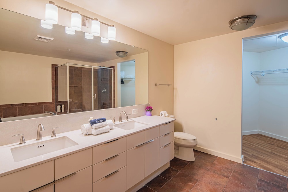 ROVE LIVING/KL - 44 Monroe