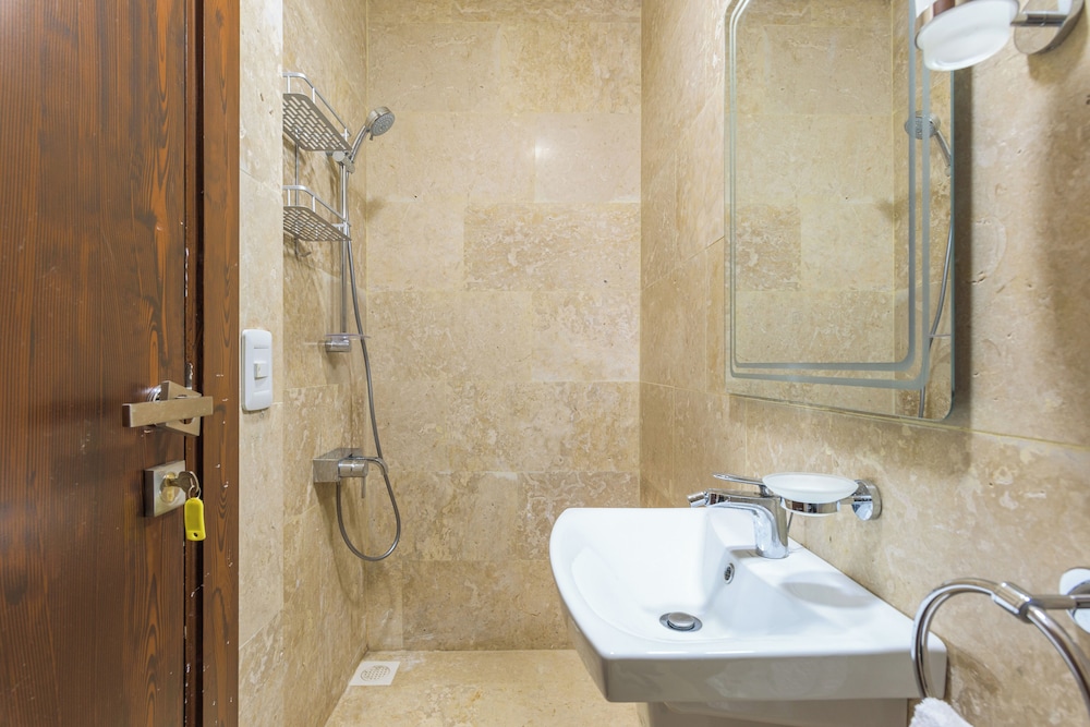 Pearl of Faqra Studios & Apartments