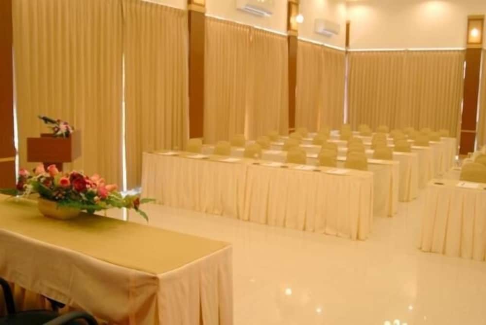 Tonwa Resort Hotel