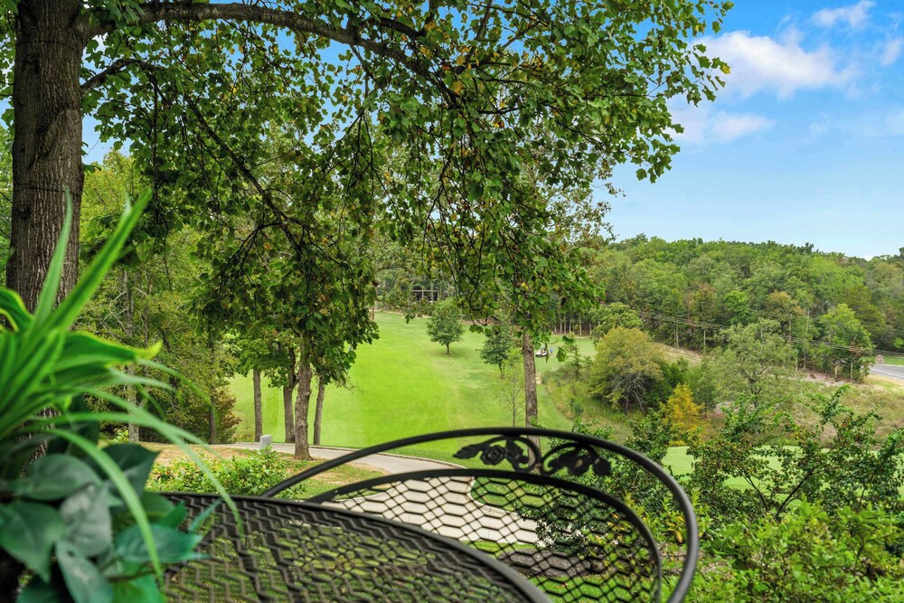 Fairway Follies Luxury Retreat