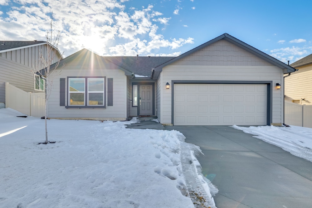 7 Mi to Lake Lowell Park: Nampa Home w/ Backyard