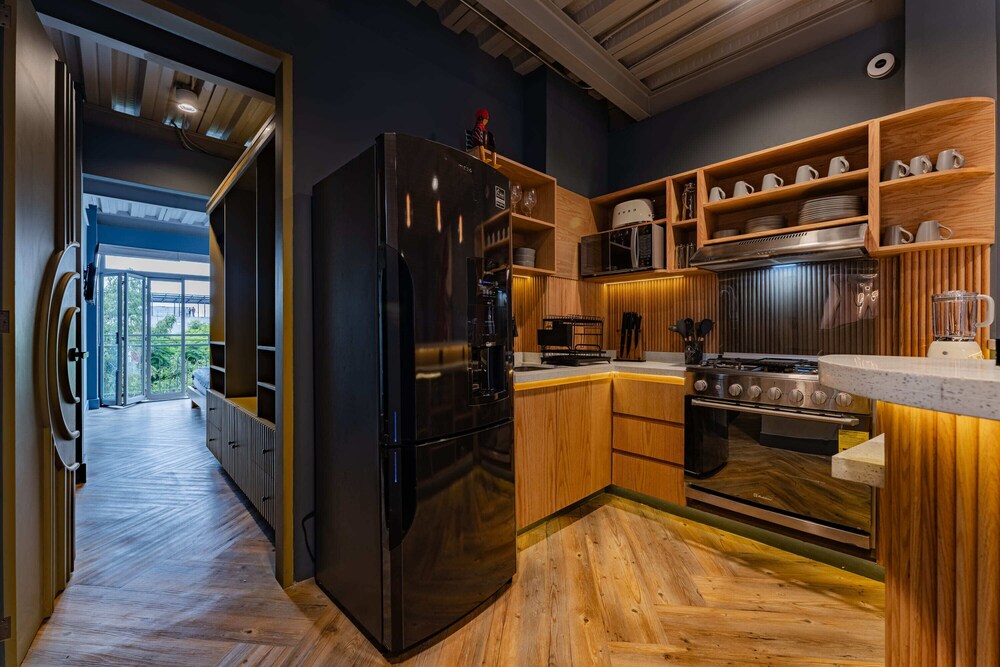Pandora House 60