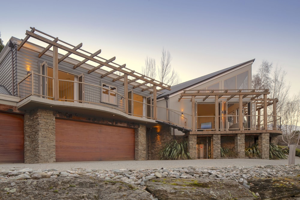 Pinnacle Villa