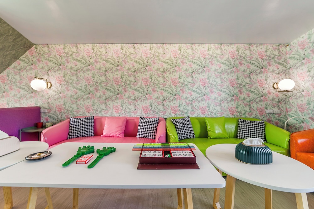 Happiness Pink B&B