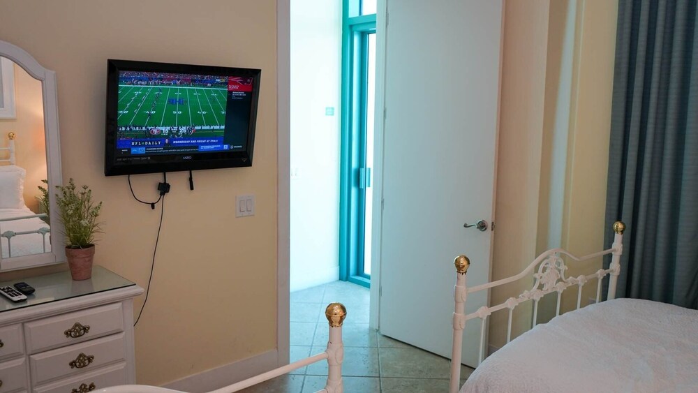 Penthouse Jr Unrivaled Luxury Insane Views 3 Bedroom Apts