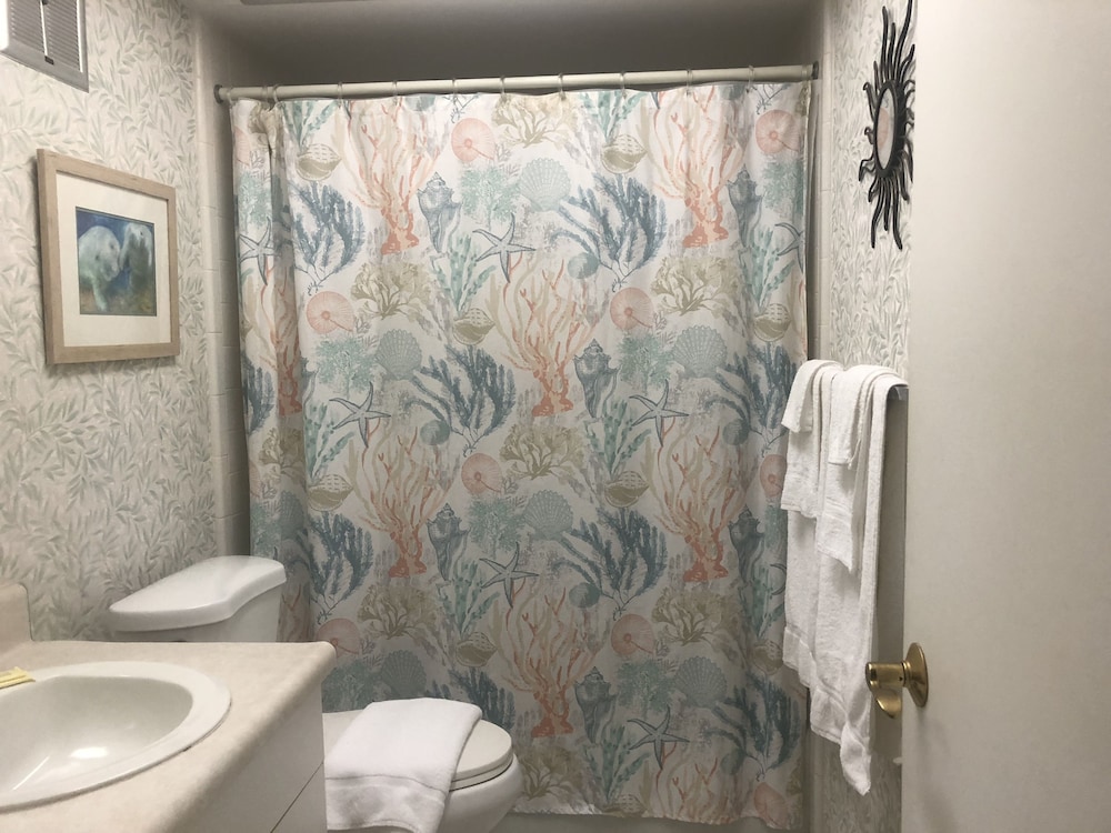 Coconuts Beach Resort