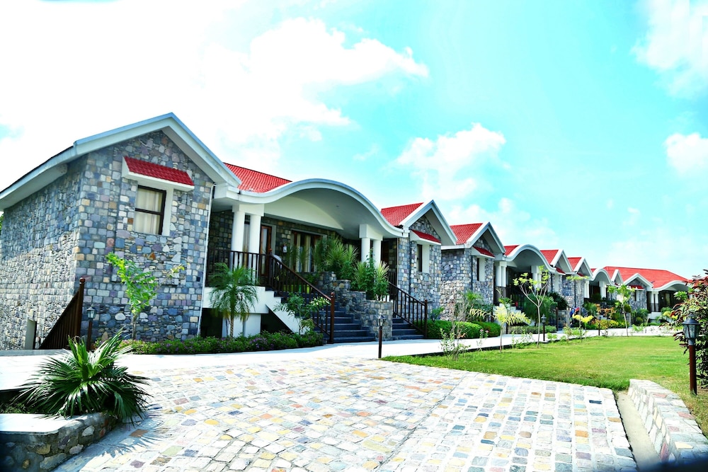 The Corbet Manral Resort & Spa view 4