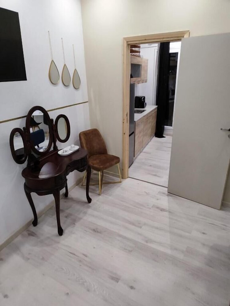 Anchor Suites