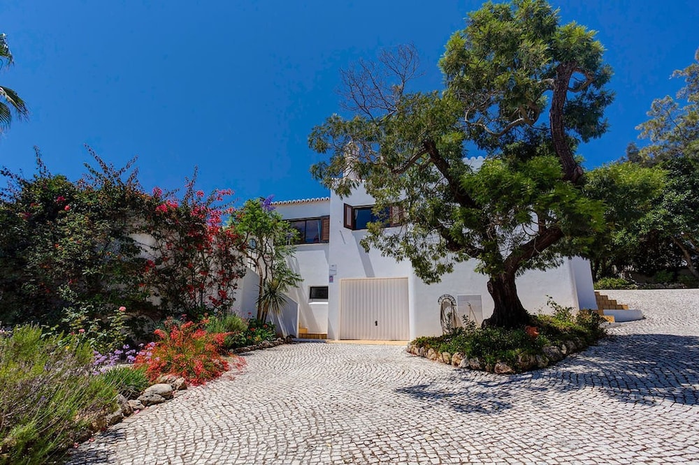 Sequana Fabulous Spacious Villa Perfect for Fami