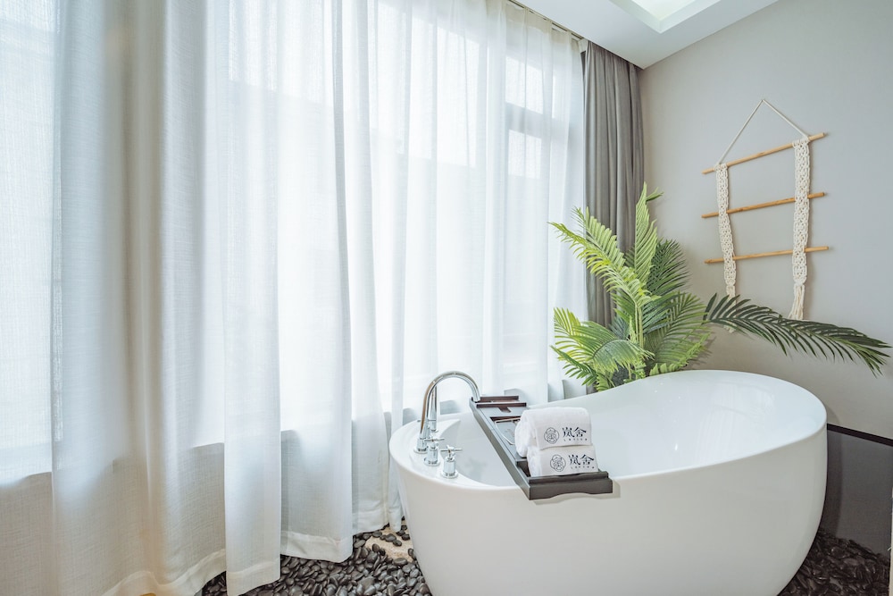 Yinshu Lunas Vila Courtyard Garden Resort Hotel (Shanghai International Tourism Resort Branch)