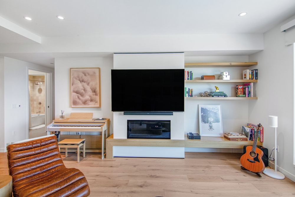 Electric Pass Lodge by Snowmass Vacation