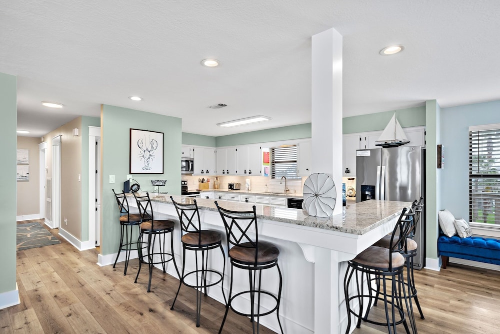 Bay Vista by Ryson Vacation Rentals