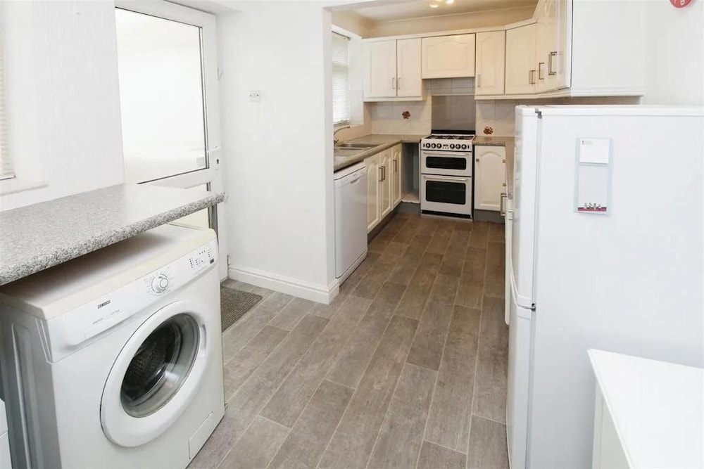 2BR Home/garden/patio/city Access/6 Guests view 5