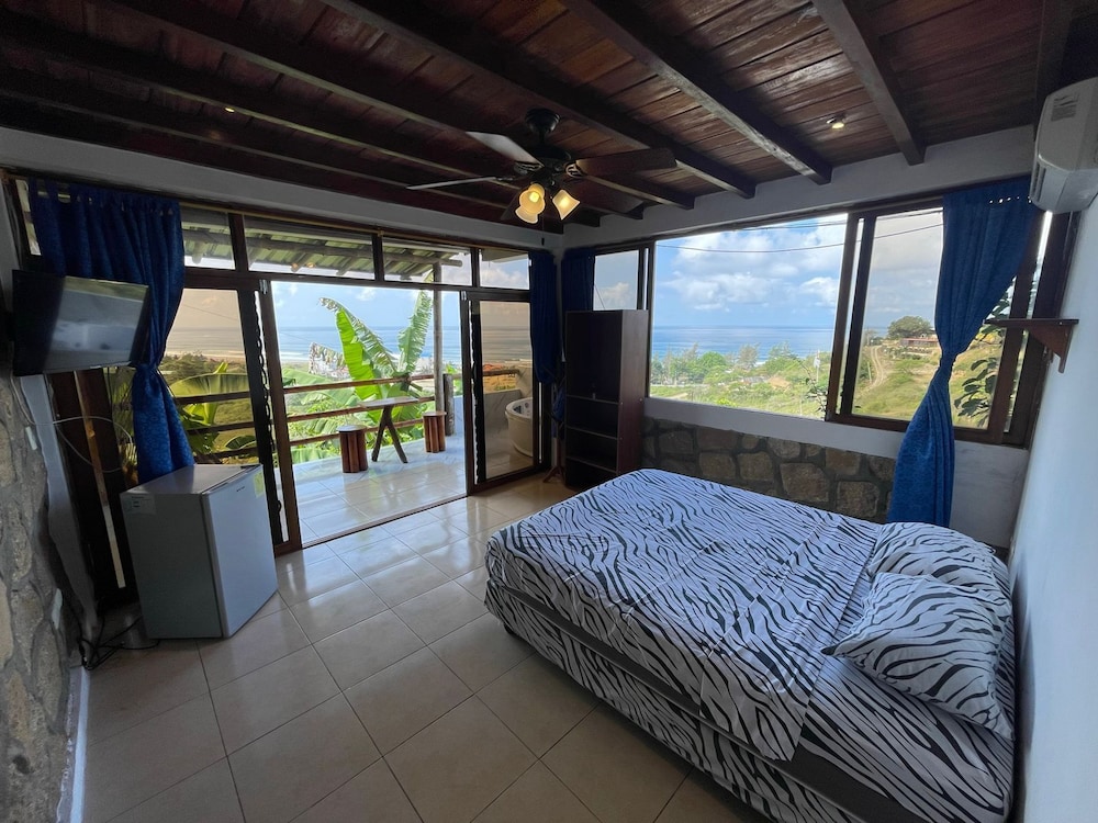 Punta Hills Montanita