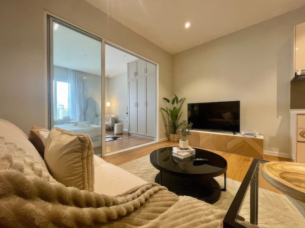 Platinum Quill Apartments Residences