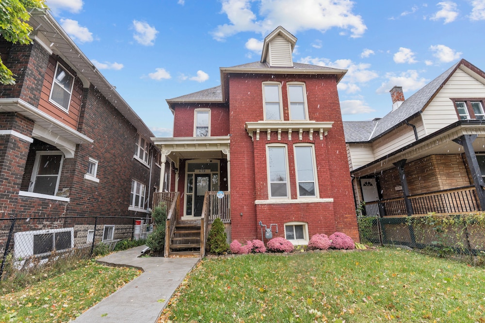 Windsor Manor