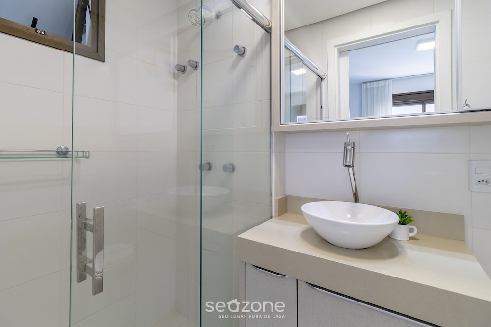 Full Apartment With Amazing View! Lrc0703