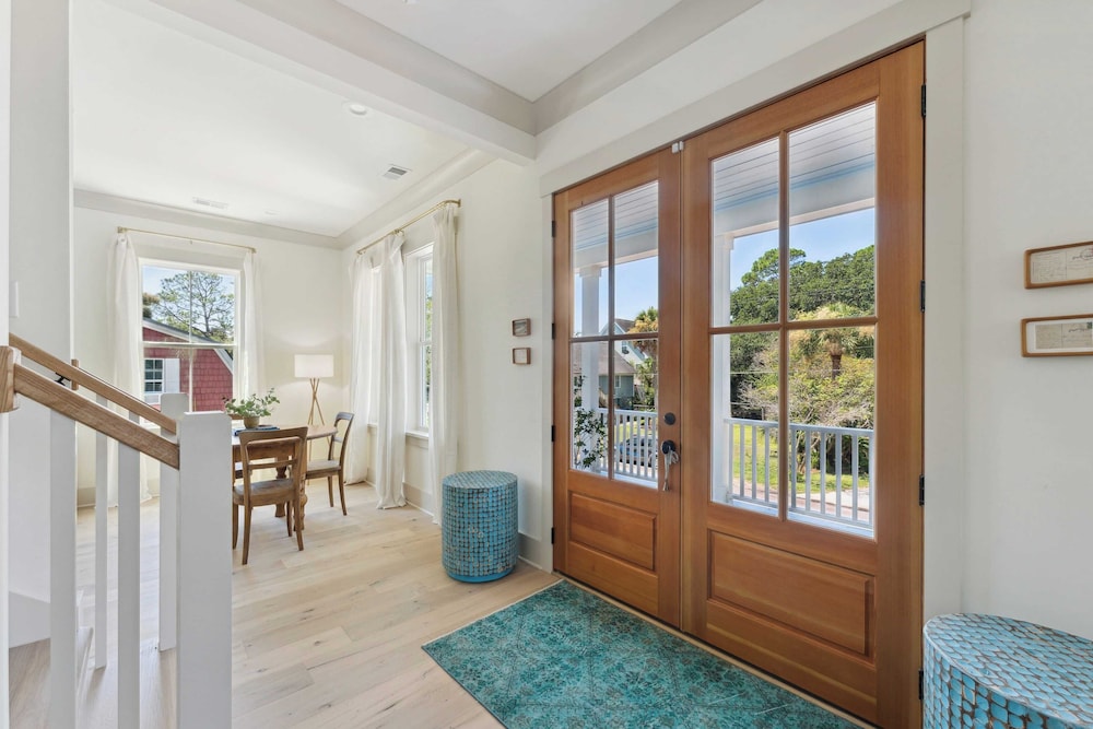Windward House by Avantstay Walk to Beach + Restaurants Saltwater Pool