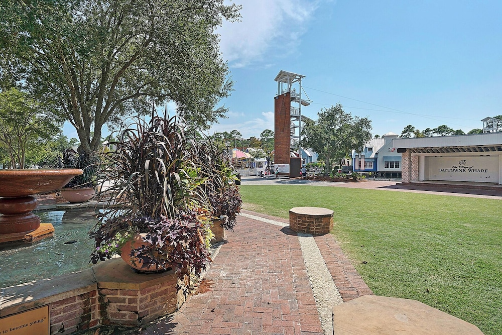 Augusta Village Sandestin by Gibson BR