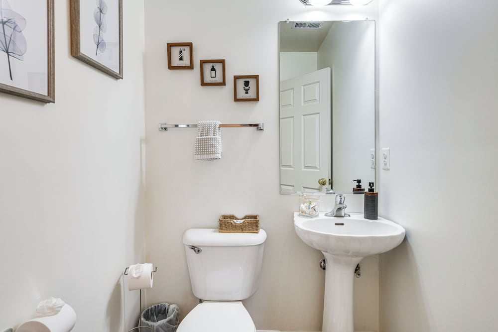 2 Blocks to Potomac River: Gem in Colonial Beach!