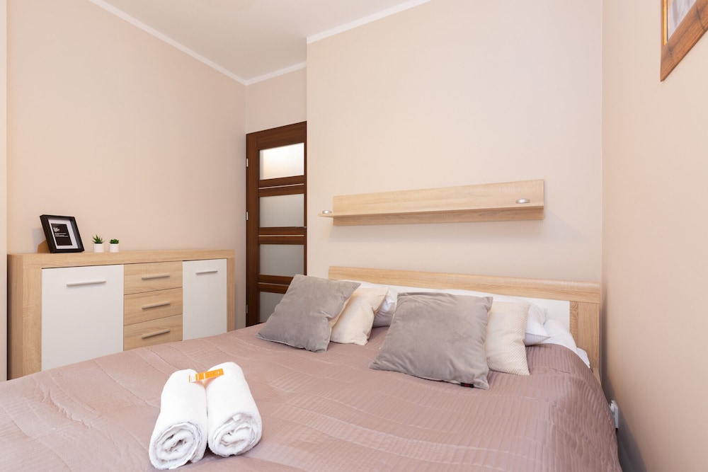 Business Apartment Warsaw by Renters view 2