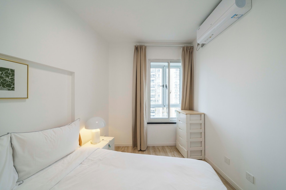 Tyms 4BR 2BA APT TianShan Changning