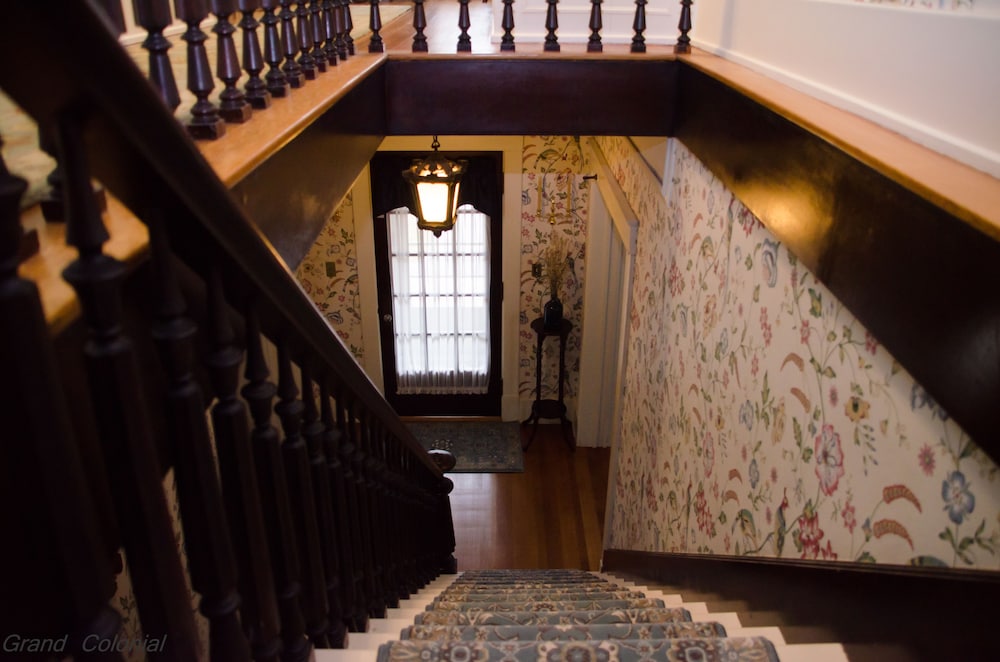 Grand Colonial B&B