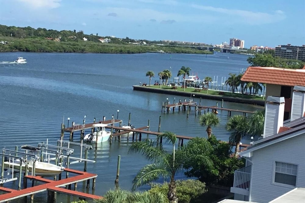 Sea Club #402 - Isle Be Back