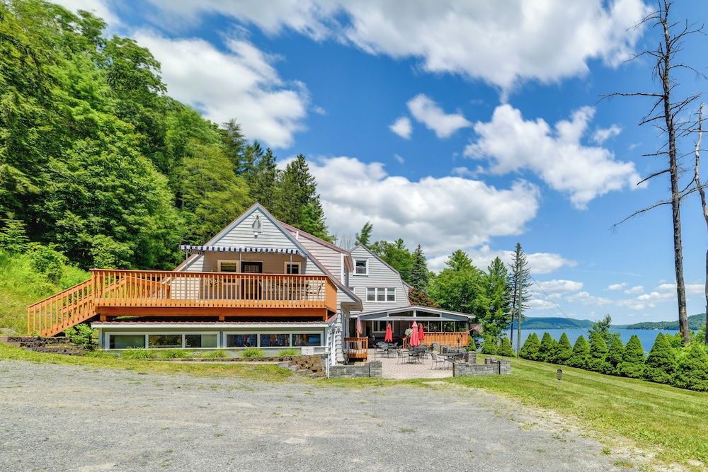 Hatch's Landing: Lake Ostego Home