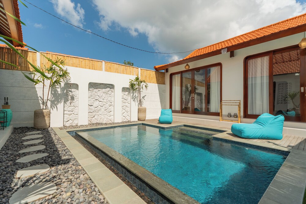 Casa Lova - Luxury 2 BR Villa with Pool