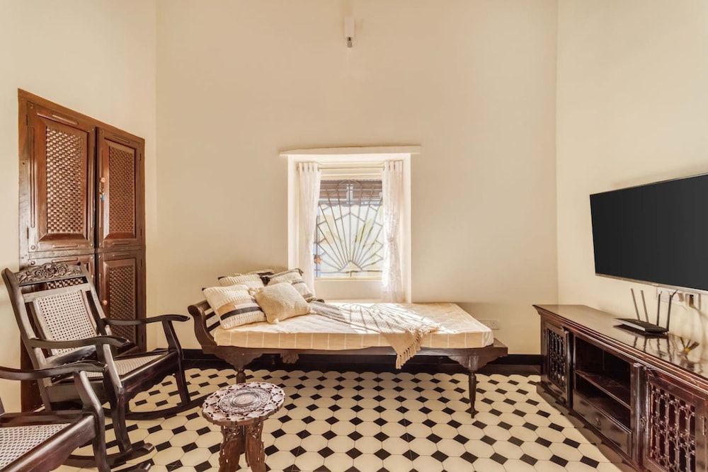3bhk Portuguese-style Villa w Pool Casa Aloma