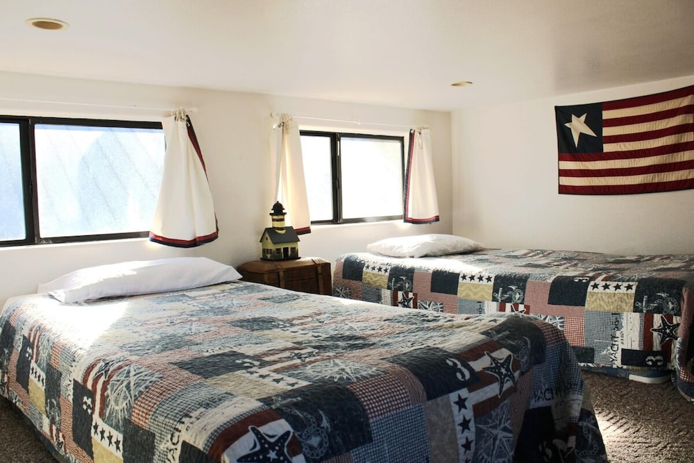 Oceanview Cabin 28 w Jacuzzi Terrific Views