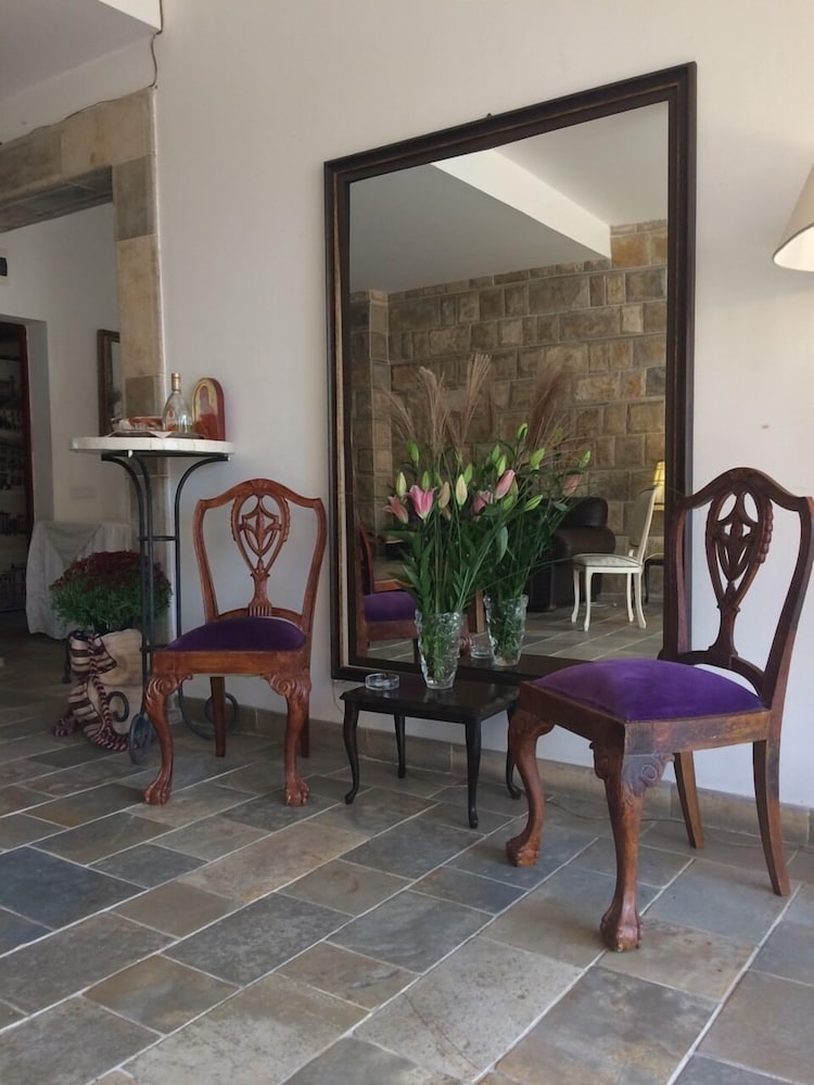 Belgrade Hills Villa and Suites