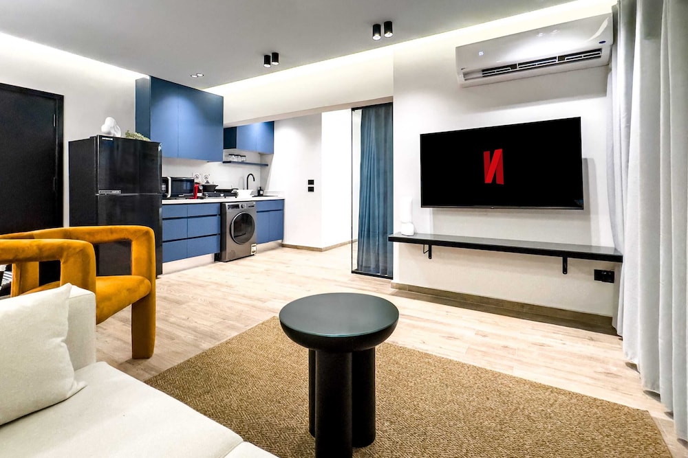 The 2 BDR Sapphire Condo 5 min to CAI Airport