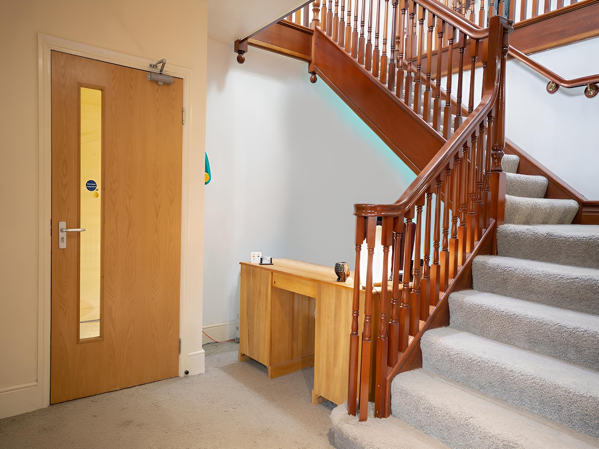 OakCroft GuestHouse Manchester Airport