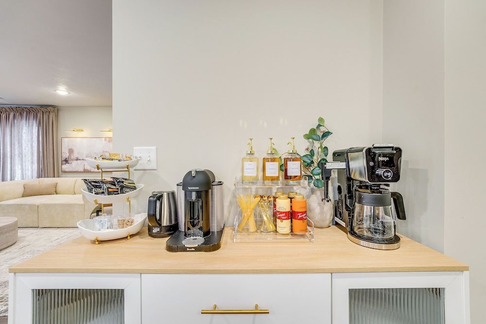 Serene & Updated Escape: 1 Mi to Heritage Landing