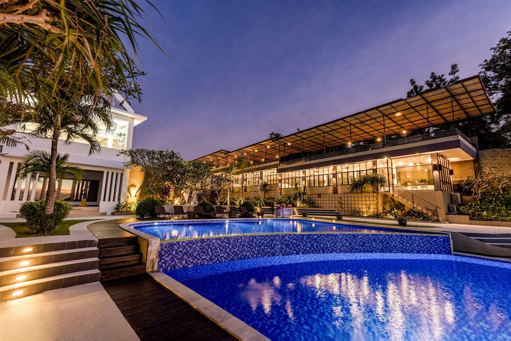 Luxotic Private Villa and Resort