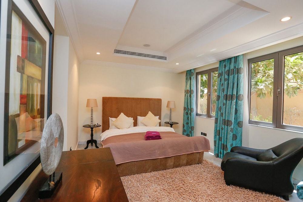 Kennedy Towers - Signature Villa L
