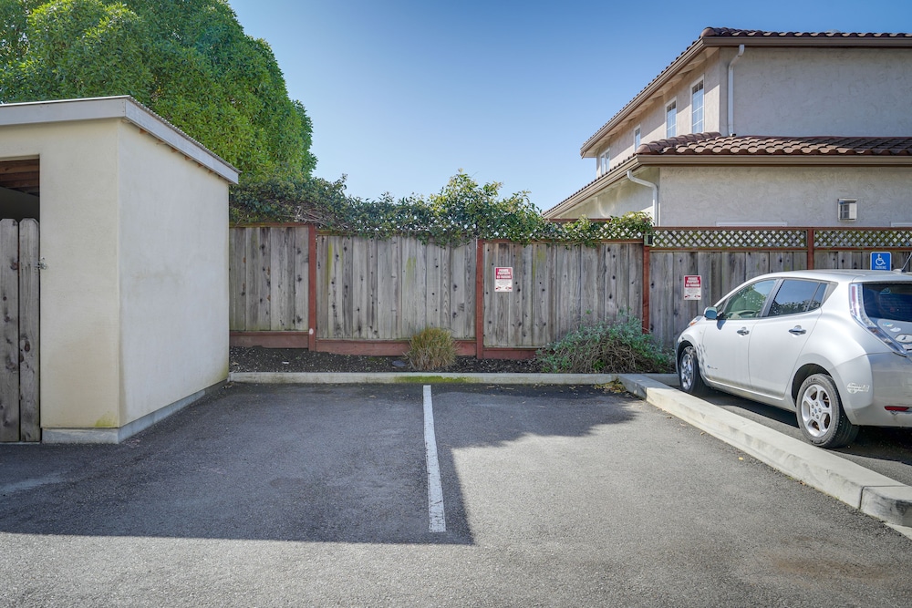 Half Moon Bay Vacations - Half Moon Bay Vacation Rental: 1 Mile to Beach! - Property Image 5