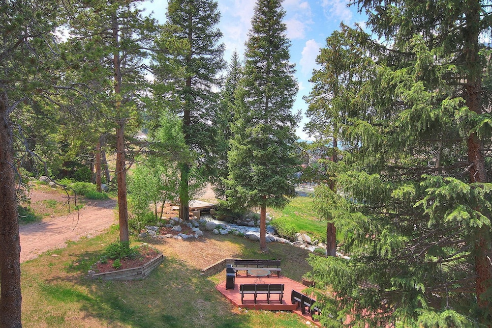 CM336 and CM337 Copper Mtn Inn by RedAwning