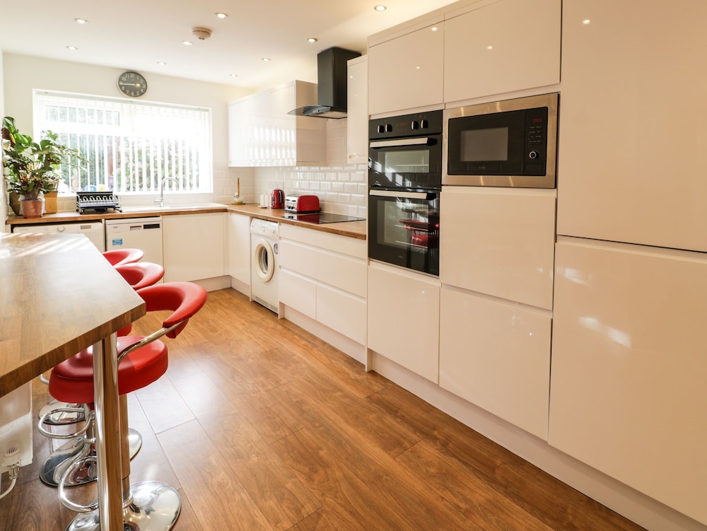 Top Of The Lane Luxury Holiday Apartment