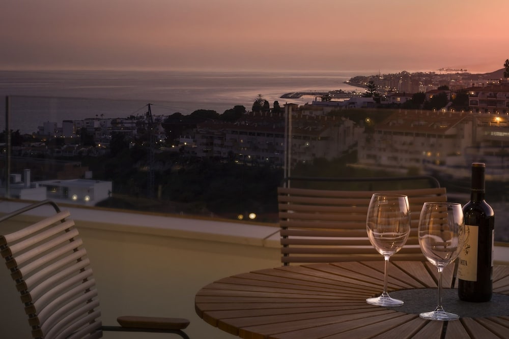 Sunset Top Floor Apartment Higueron