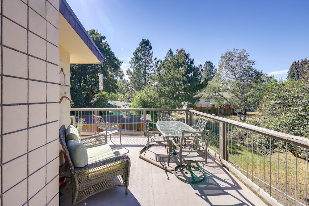 Hotel Sustainable Sanctuary: Rattlesnake Valley Retreat - Image 1