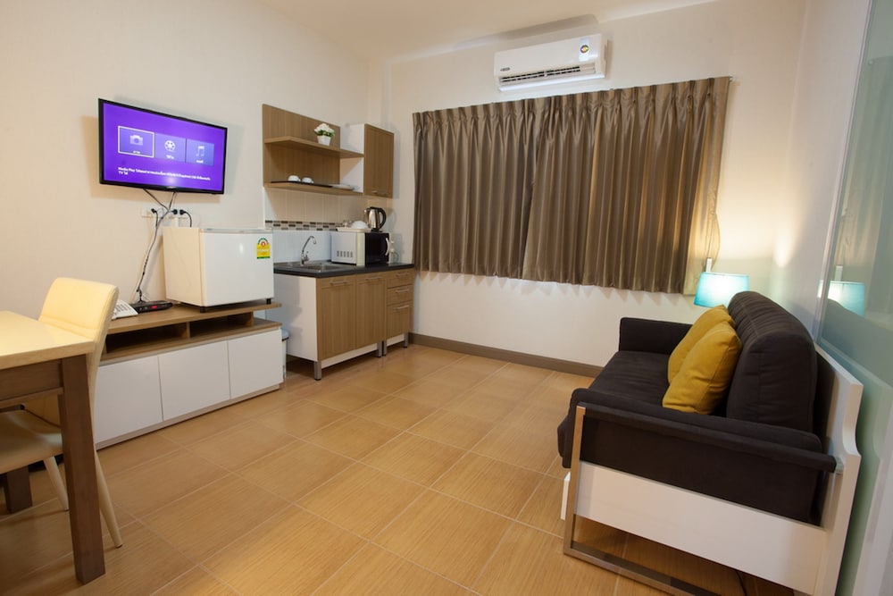 Orawan Suites