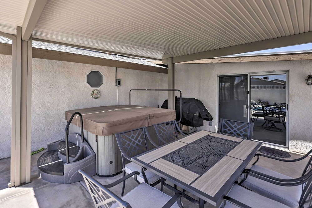 4 Mi to Lake Havasu: Luxe Home in Arizona!