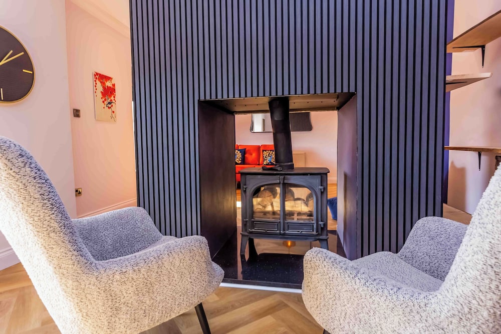 Elderberry Hall - 7 Bed