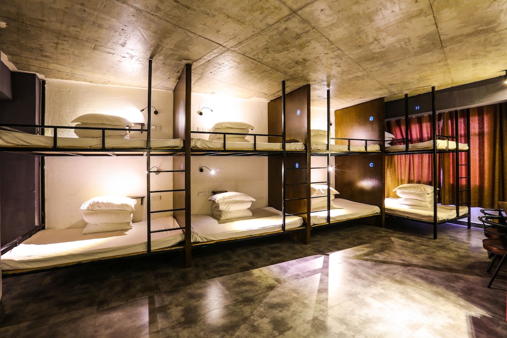Zhangjiajie Comma Travel Hotel